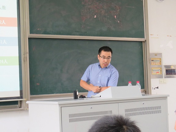 茅昌平副院长讲解英国365上市公司学生学籍管理规定 茅昌平副院长讲解英国365上市公司学生学籍管理规定